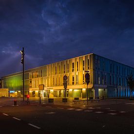 Stadhuis IJsselstein / Fulco Theater bij avond van Tony Buijse