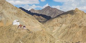 Kloster und Landschaft im Hochland von Ladakh