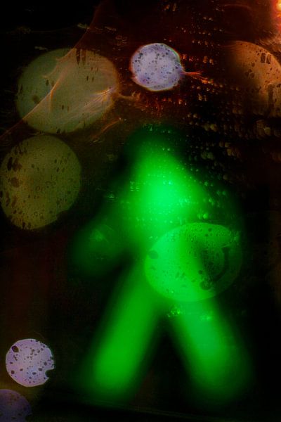 Walking / green light by Marianna Pobedimova