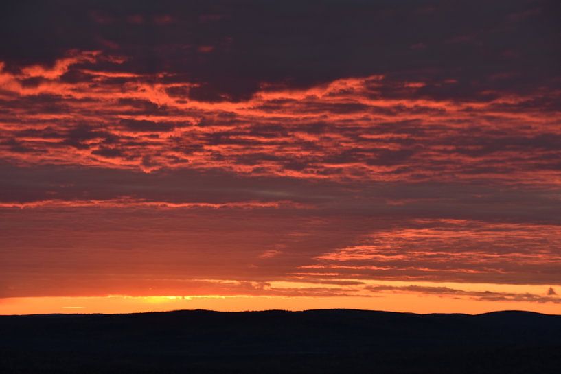 In the early morning of an autumn morning by Claude Laprise