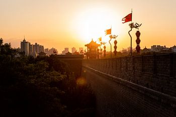 Standsmuur in Xian tijdens zonsondergang - China