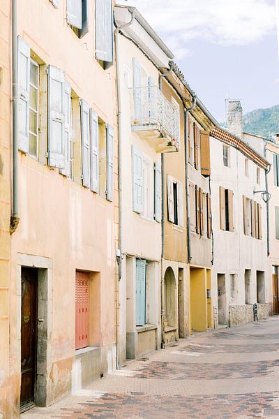 Pastel street in Die, France by Milou van Ham