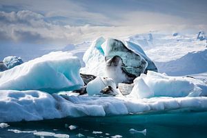 Eisberge Gletschersee Jökulsárlón Island von Caroline De Reus