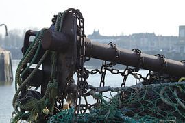 Fischereigeräte im Hafen von Nieuwpoort von Eddy Smets
