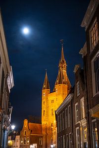 Sassenpoort in Zwolle bei Mondlicht