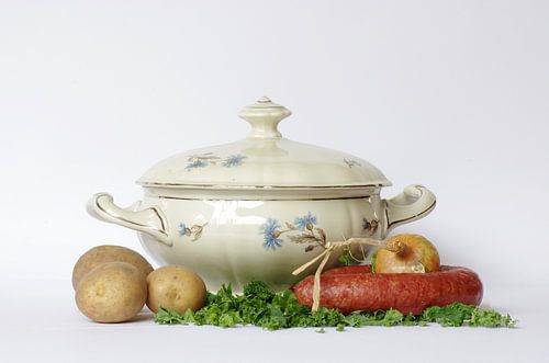 Stilleven oma servies 