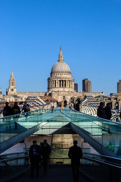 London by Hello Pompoyo