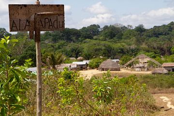 Trio dorp in het zuiden van Suriname van rene marcel originals