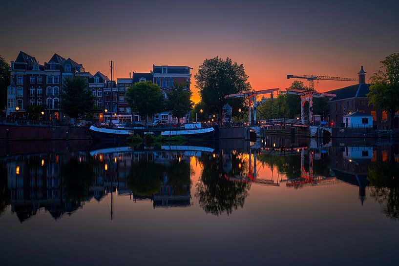 Foto der Walter-Süskind-Brücke und des Flusses Amstel in Amsterdam, 2020 - 6 von Amsterdam.Photos