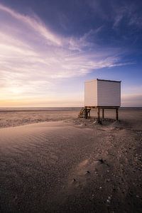 Strandhaus bei Sonnenuntergang von Thom Brouwer