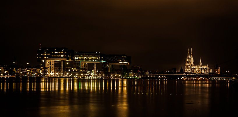 Cologne at night (widescreen photo( by Norbert Sülzner