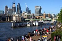 London's Southbank an einem sommerlichen Abend