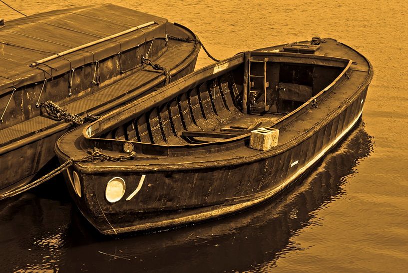 Barge by Norbert Sülzner
