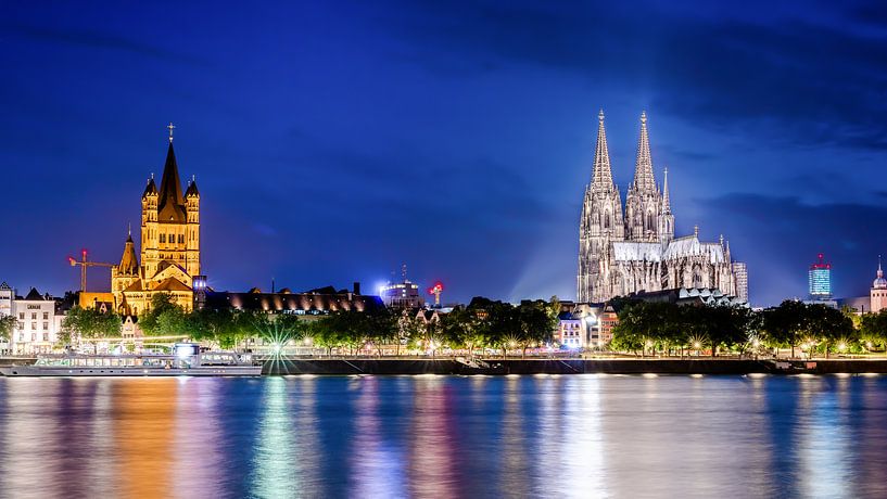 Cologne at night by Günter Albers
