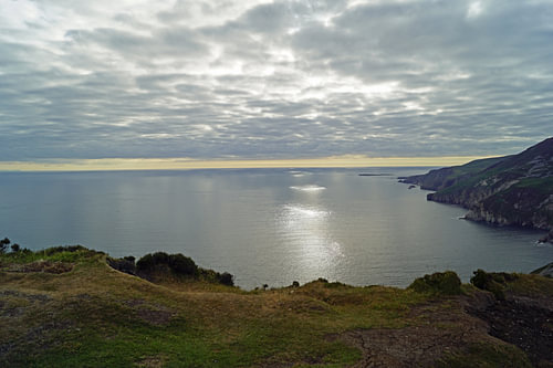 Zonsondergang bij de Slieve League kliffen in Ierland