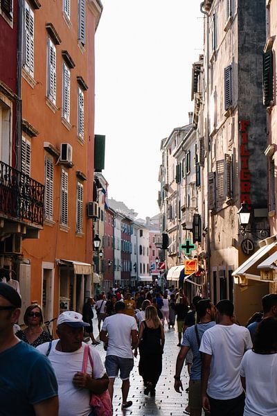 Vibrant streets of Rovinj: Discover the beauty of Croatian architecture by thomaswphotography