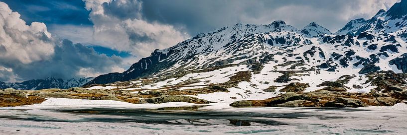 fonte des glaciers Suisse par eric van der eijkj