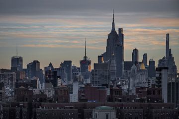 Sunrise over New York by Gerben van Buiten