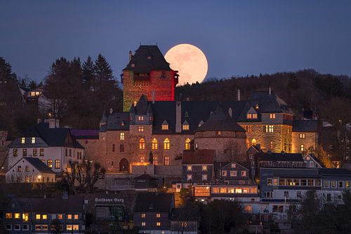 Château fort au clair de lune