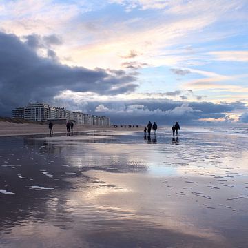 Avondhemel Strand van Wenduine, België van Imladris Images
