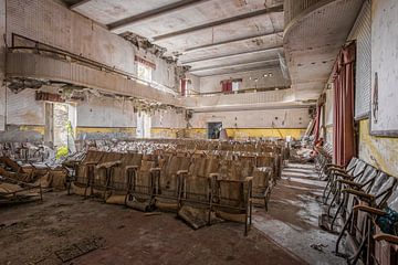 Abandoned Theatre / Cinema by Gentleman of Decay