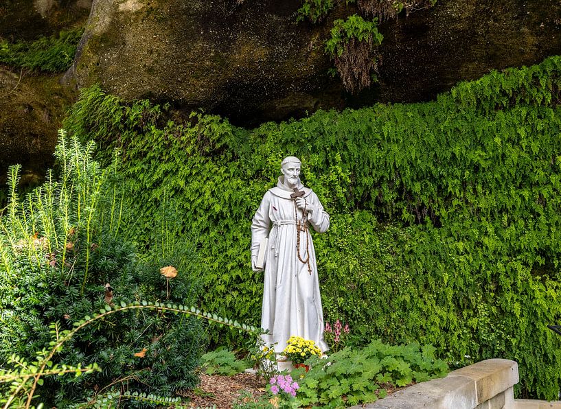 Beautiful religion statues at the caves of Brive-la-Gaillarde in France by Bopper Balten