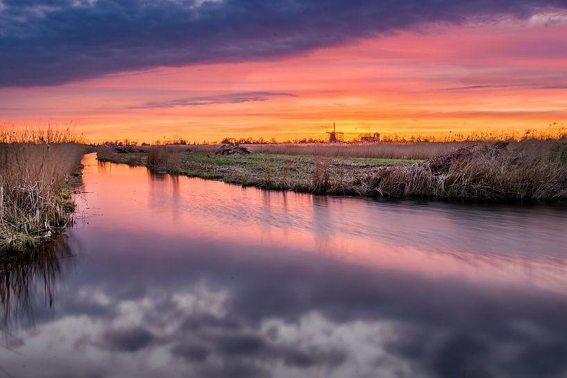 Zonsondergang Westzijderveld van Adriaan Westra