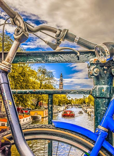 Fahrräder auf der Brücke an der Prinsengracht, Amsterdam von Rietje Bulthuis