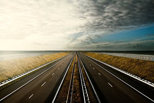 Zonsondergang afsluitdijk