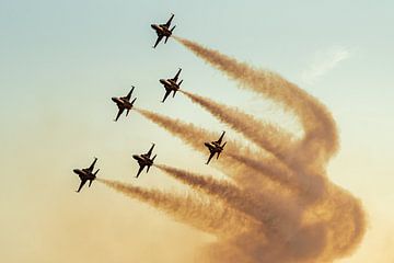 The Patrouille Suisse at sanicole sunset show 2024 van Arthur Bruinen