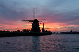 Schöner Sonnenaufgang in Kinderdijk von Franca Gielen