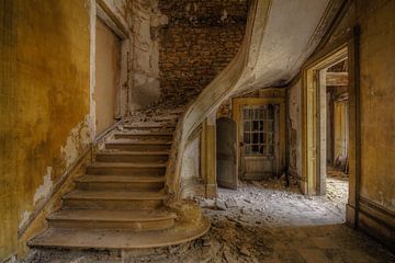 Urbex - Stairs by Vivian Teuns
