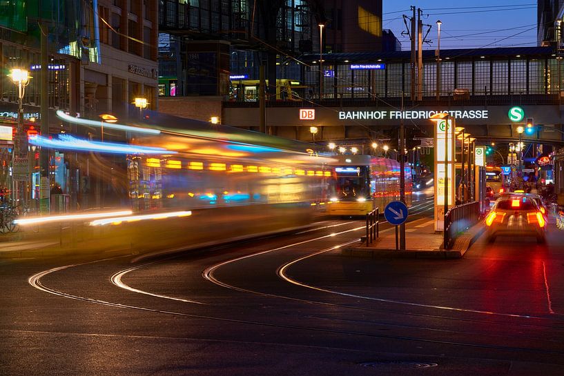 Verkeersknooppunt Friedrichstrasse in Berlijn van Jenco van Zalk