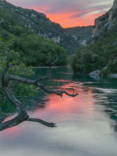 Gorges du Verdon bij avondlicht (laag perspectief, portrait)