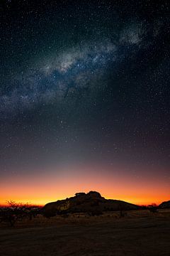 Spitzkoppe avec la voie lactée en Namibie, Afrique sur Patrick Groß