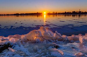 Lever de soleil sur un Molenplas gelé à Haarlem, Holland sur Discover Dutch Nature
