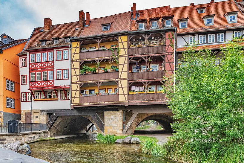 Koopmansbrug en rivier de Gera in Erfurt van Gunter Kirsch