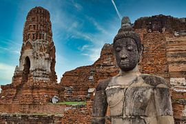 Mahathat Temple in Ayutthaya by Bernd Hartner