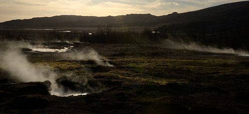 Panorama borrelende geiser