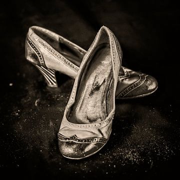Old shoes - Loïs van Marian Waanders