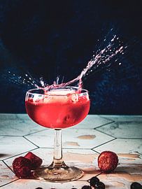 Cocktail in a glass with splash retro by ingrid droog fotografie