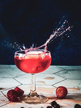 Drankje in een glas met splash stijl  retro