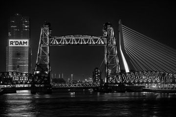 De Hef en Erasmusbrug R'dam zwart/wit van Lucille Advocaat