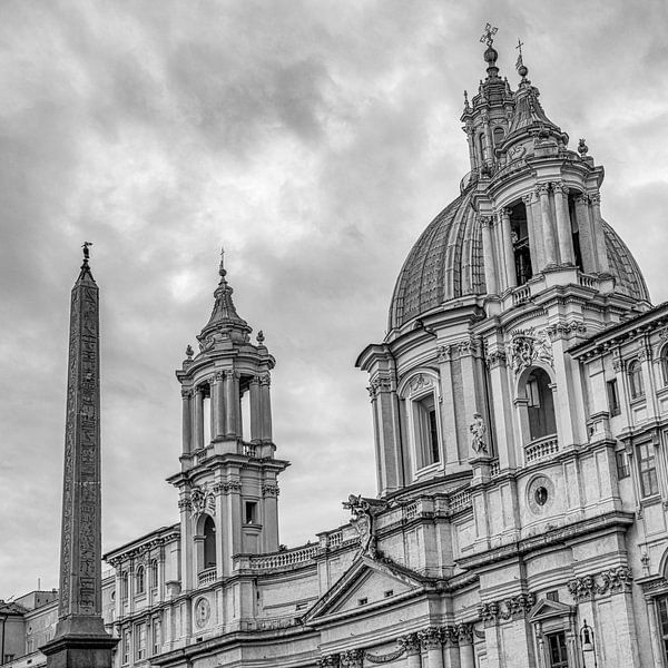 Rome - Piazza Navona - Sant'Agnese in Agone - B&W van Teun Ruijters