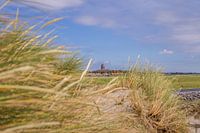 Door de helmen..