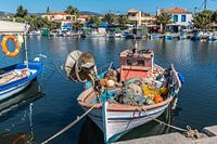 Fischerboot im griechischen Hafen