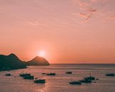 Zonsondergang in de haven van Jonai thumbnail