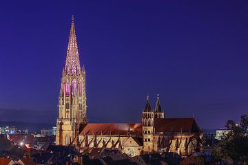 Verlichte klokkentoren Freiburg van Patrick Lohmüller