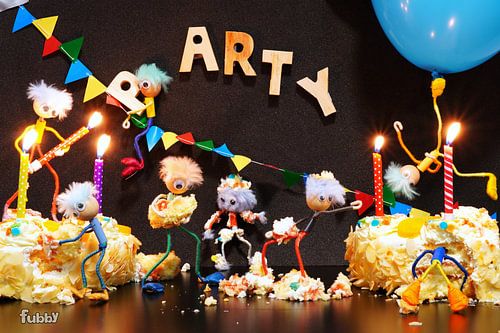 Cake smash of partying Fubby's