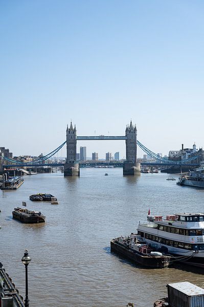 London by Hello Pompoyo